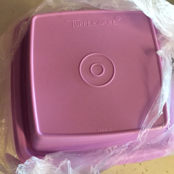 Tupperware container - Picture 4 of 4